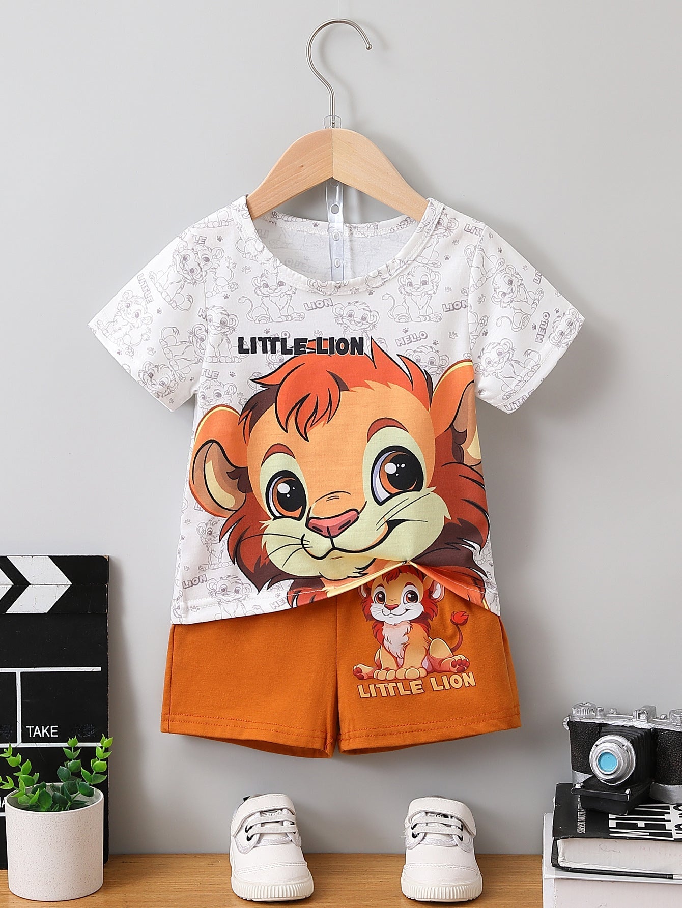 Small Stone Print And Suspender Pants Baby Clothing Two-piece Set