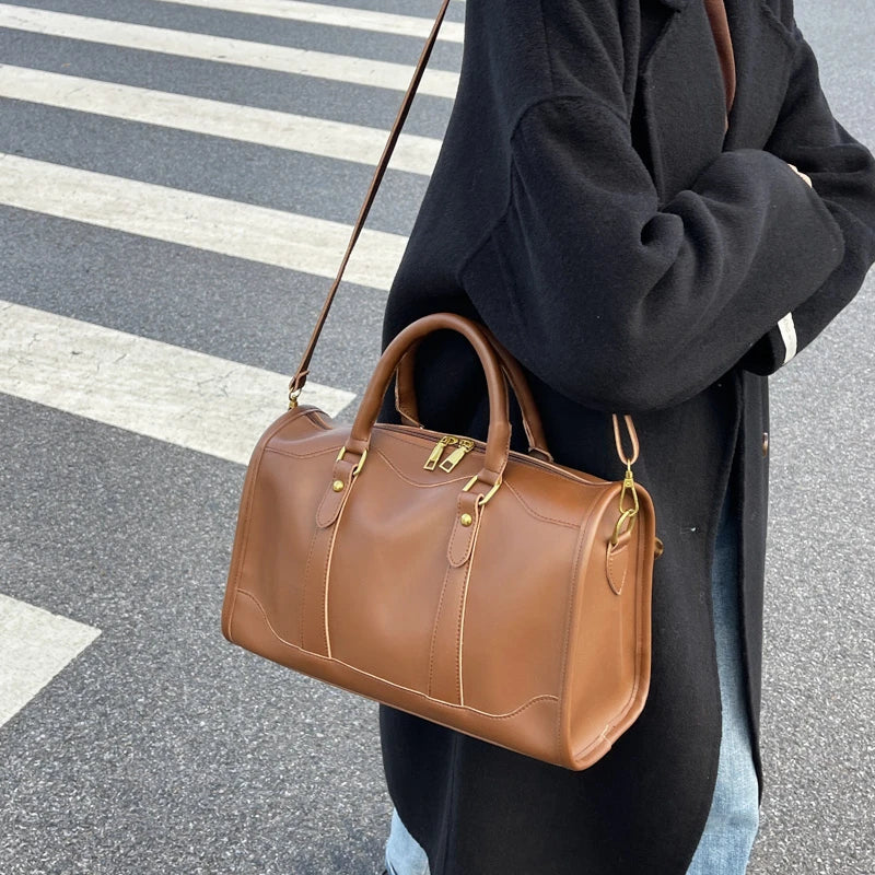 Women's Bags Large Capacity Travel Bag Sports Gym Bag Outdoor Shoulder Crossbody Bag Weekend Duffle Bag Female Handbag and Purse