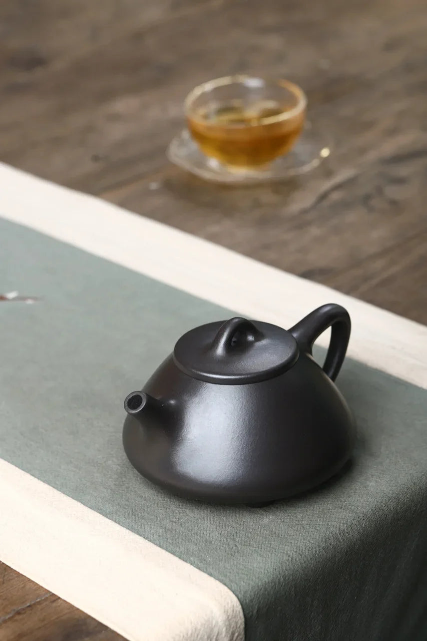 Yixing Black Clay Teapot Filter Kettle Archaize Tea Pot Drink Puer Tea Ceremony Supplies Teaware Drinkware Set 200ML