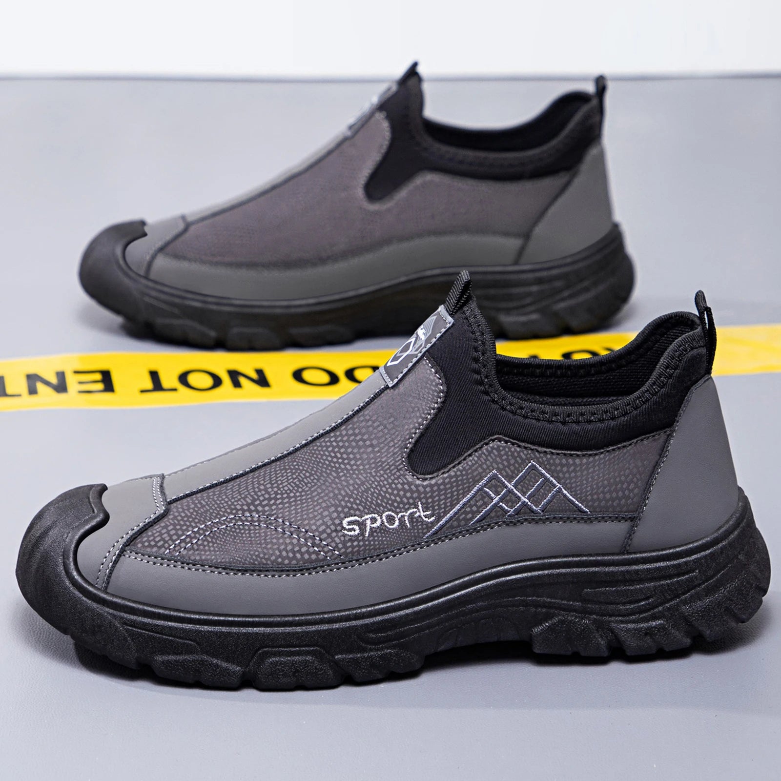 Men's Shoes Fashion Autumn Sports Shoes Anti Slip Versatile Leisure Outdoor Hiking Soft Sole Men's Shoes Plus Size 39-44