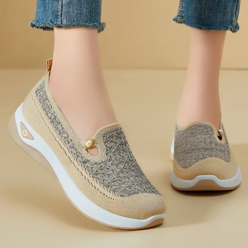 Women's shoes Spring and Autumn casual fashion soft sole lightweight single shoe women's breathable mother's shoes