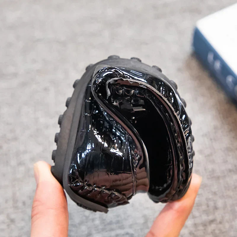 Boys Leather Shoes Round-toe Flat Soft Kids Fashion Casual Loafers Glossy Metal Buckle Children Moccasins Non-slip Britain Style