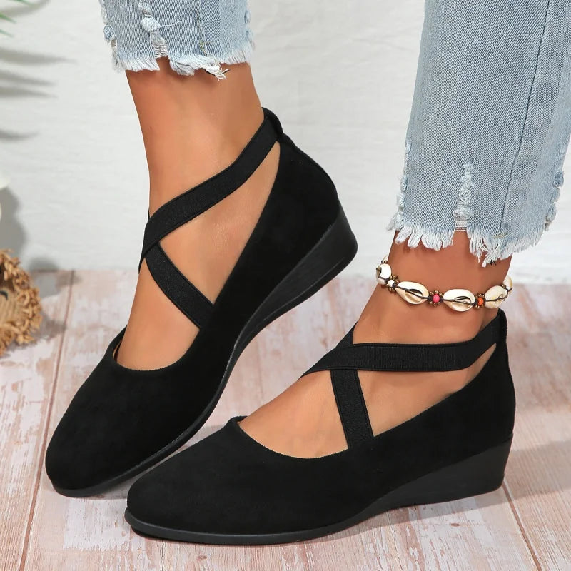 Women's Shoes 2025 Spring New American Large Size Pointed Toe Slope with Single Shoes Female Soybean Shoes Sports Casual Shoes