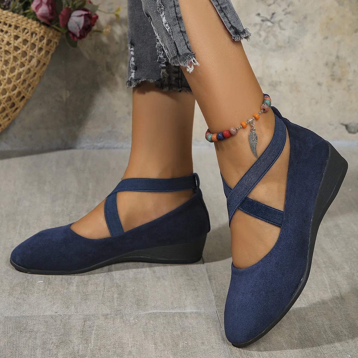 Women's Shoes 2025 Spring New American Large Size Pointed Toe Slope with Single Shoes Female Soybean Shoes Sports Casual Shoes