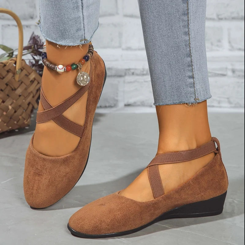 Women's Shoes 2025 Spring New American Large Size Pointed Toe Slope with Single Shoes Female Soybean Shoes Sports Casual Shoes