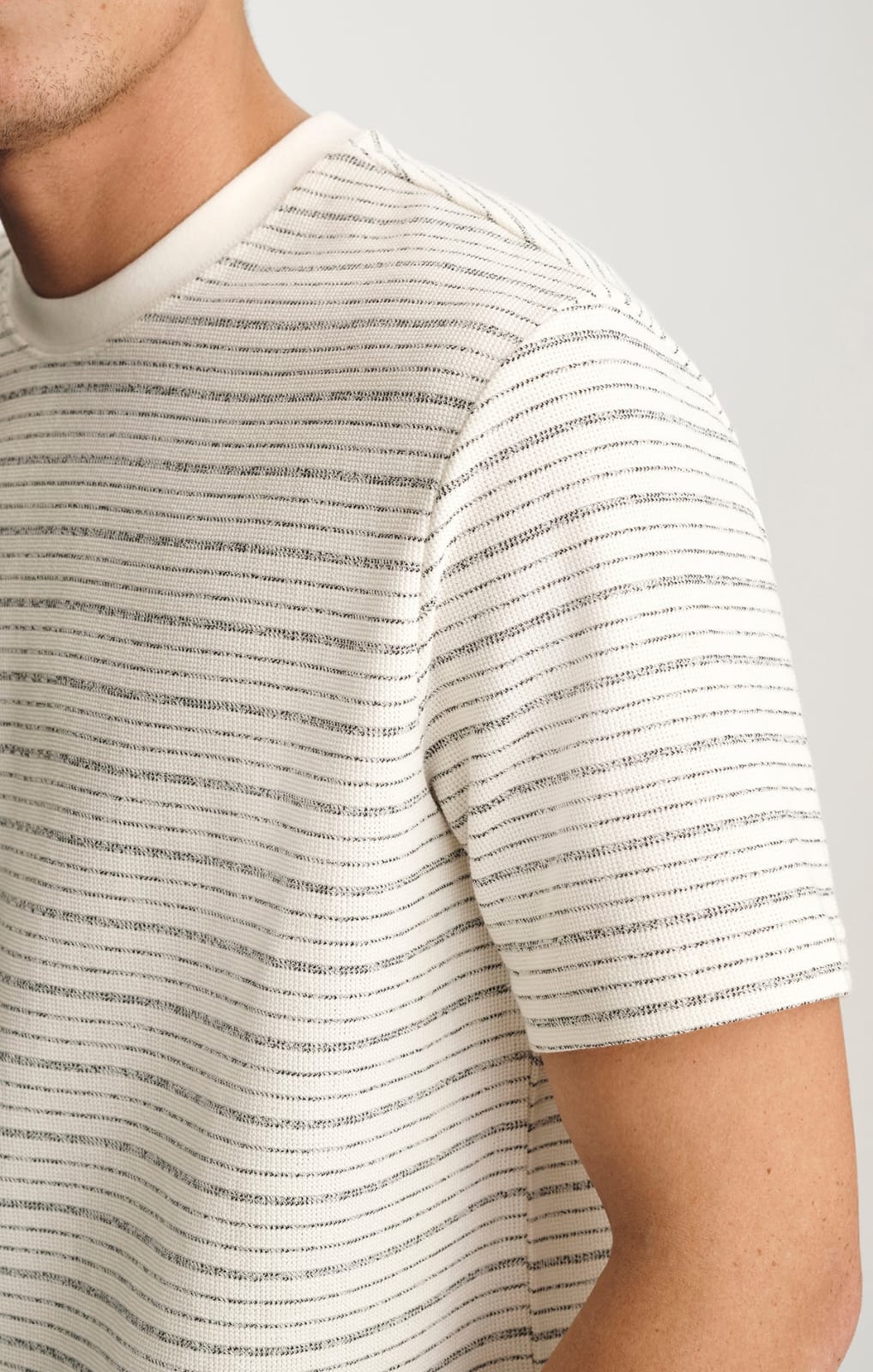 Gemo Crew Neck T-Shirt – Antique White (M-Size)