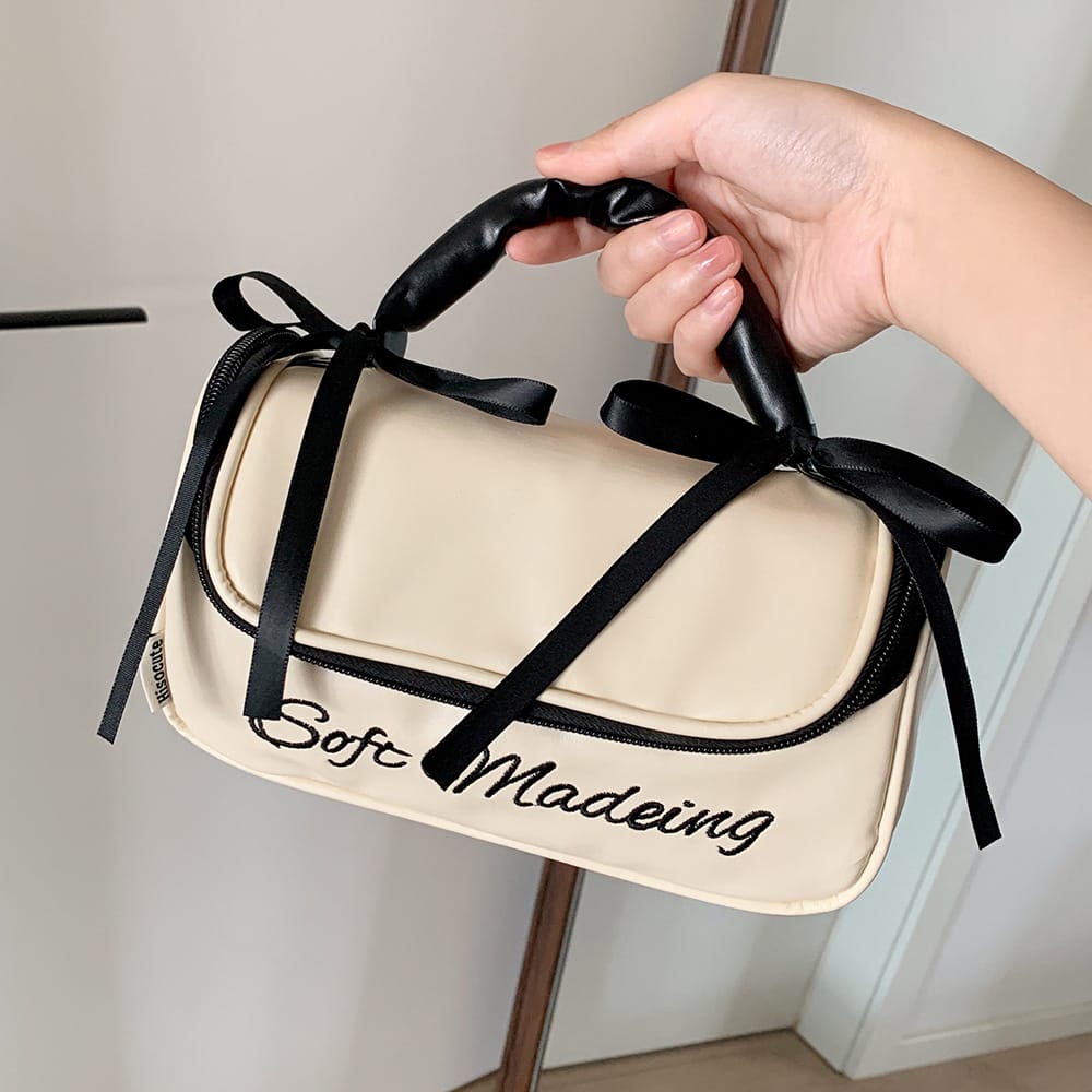 High Beauty Value Cute Girl's Portable Cosmetic Bag