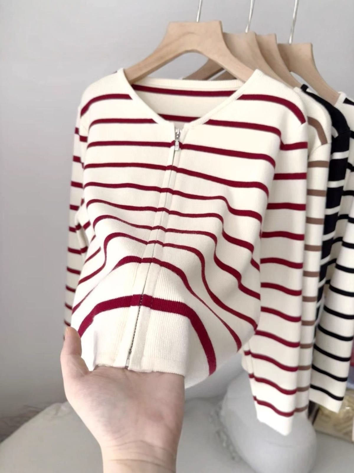 High-Quality Fabric] New Stripesd Cardigan Long-Sleeved Knitted Slim Fit Versatile Elegant Fashionable Sweater Top