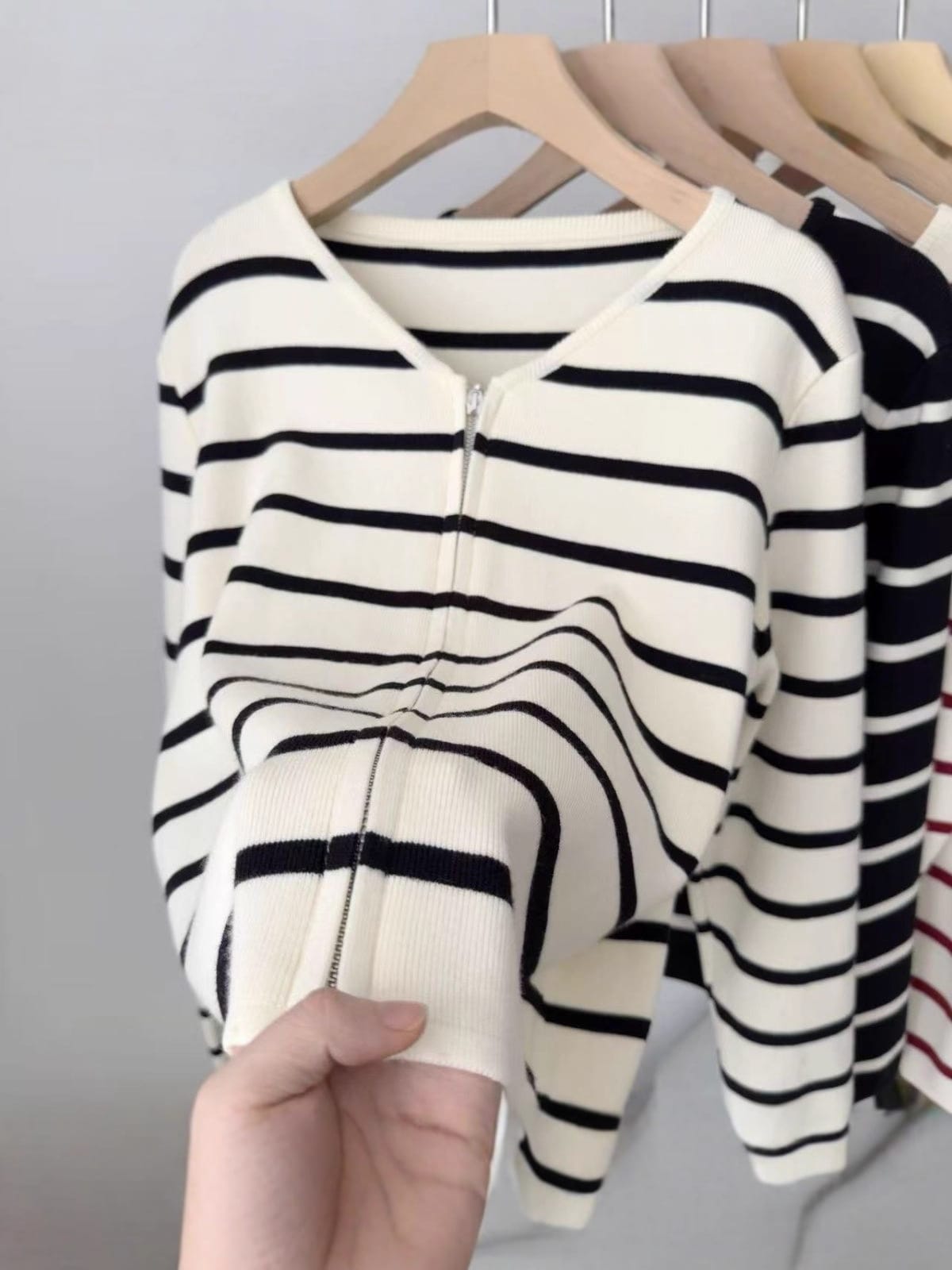 High-Quality Fabric] New Stripesd Cardigan Long-Sleeved Knitted Slim Fit Versatile Elegant Fashionable Sweater Top