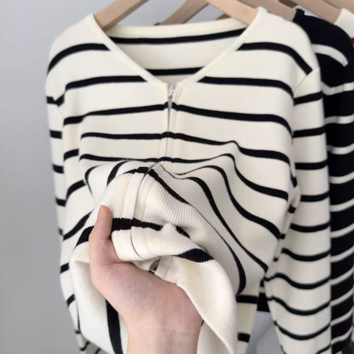 High-Quality Fabric] New Stripesd Cardigan Long-Sleeved Knitted Slim Fit Versatile Elegant Fashionable Sweater Top