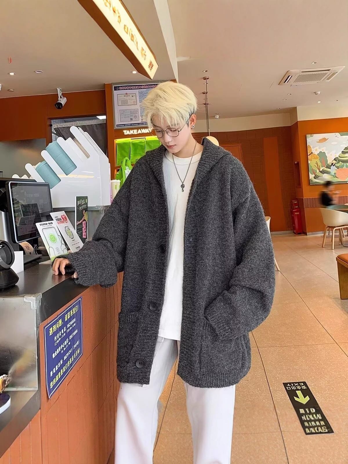 Dark gray cardigan sweater for men, new autumn/winter 2026/27 style, relaxed fit, casual and simple knitwear.