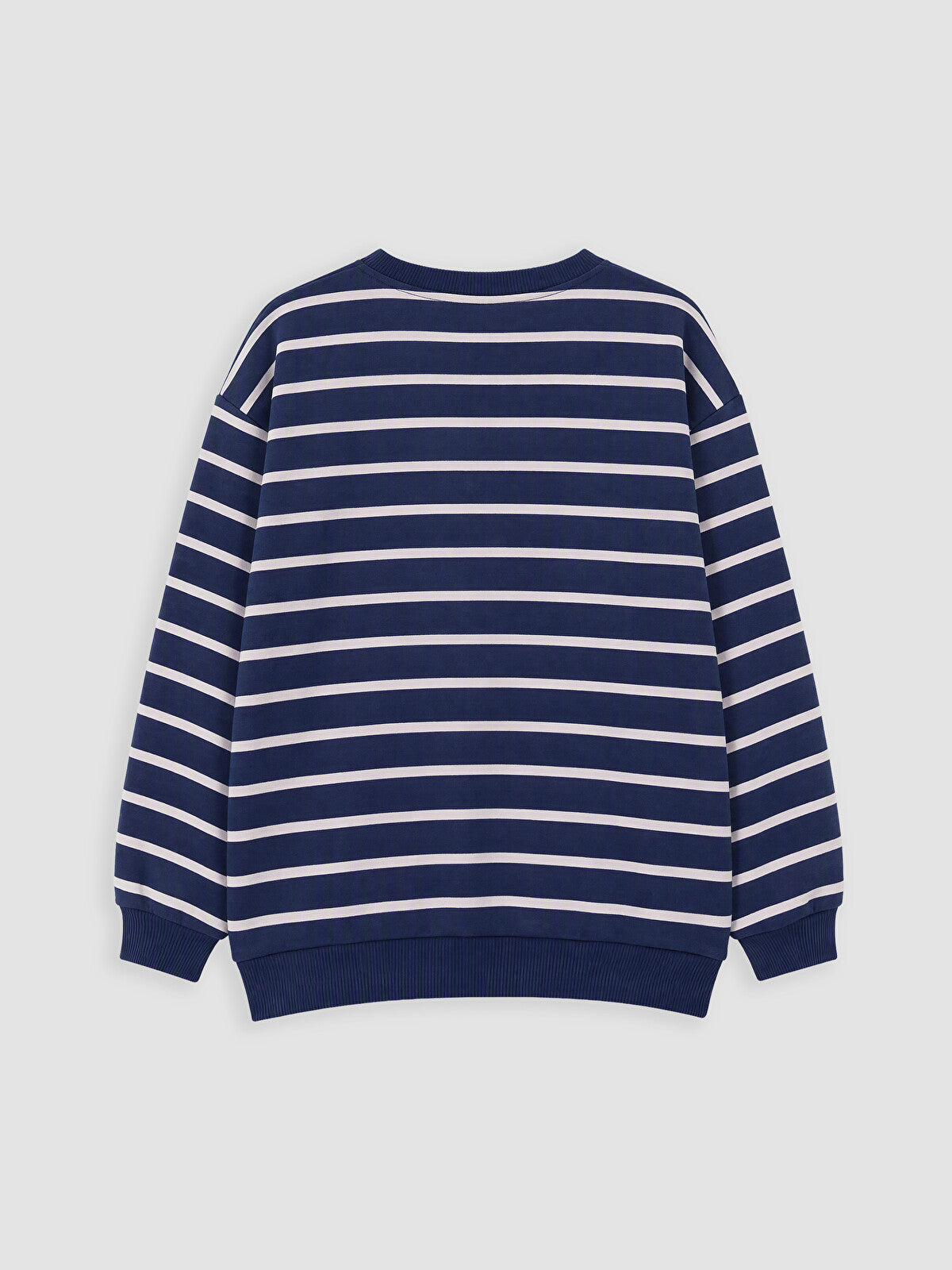 5-6 Years LC WAIKIKI BOYS’ SWEATSHIRT — NAVY BLUE 💙 Available In Stock