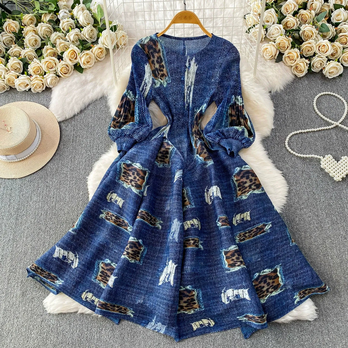 Retro court style lantern sleeve dress for women, light luxury pleated