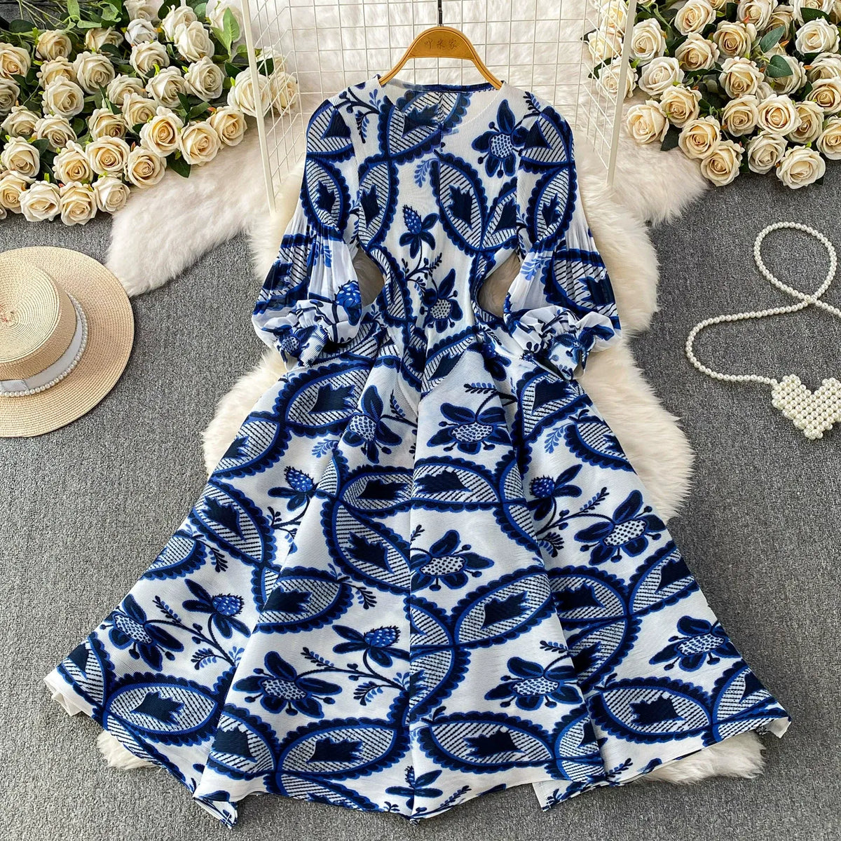 Retro court style lantern sleeve dress for women, light luxury pleated